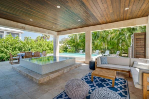 Infinity Pool & Spa, Putting Green & Golf Cart included will make your Dream Vacation